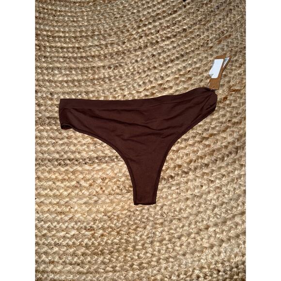 SKIMS soft smoothing seamless thong in cocoa size medium - NEW - Picture 1 of 3